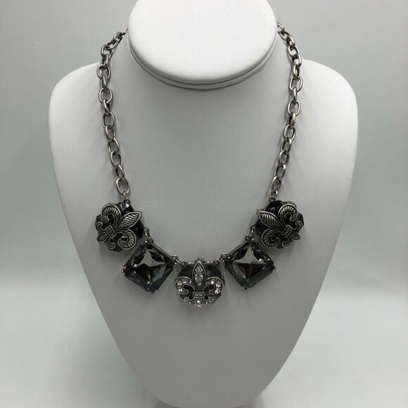 Vintage VCLM Women's Statement Necklace Fleur De Lys Rhinestones Silvertone - Picture 3 of 11
